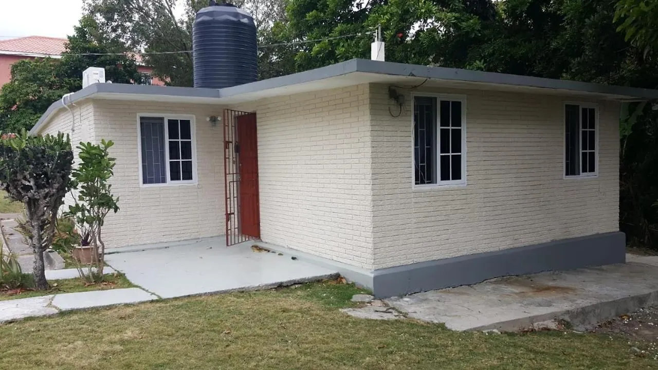 Holiday home Saltaire Bungalow Rose Hall 10 Mins Hike To Beach Montego Bay Jamaica
