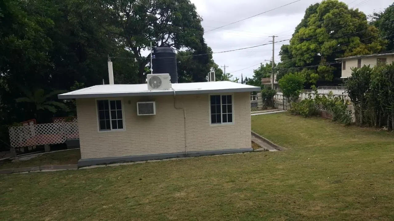 Holiday home Saltaire Bungalow Rose Hall 10 Mins Hike To Beach Montego Bay