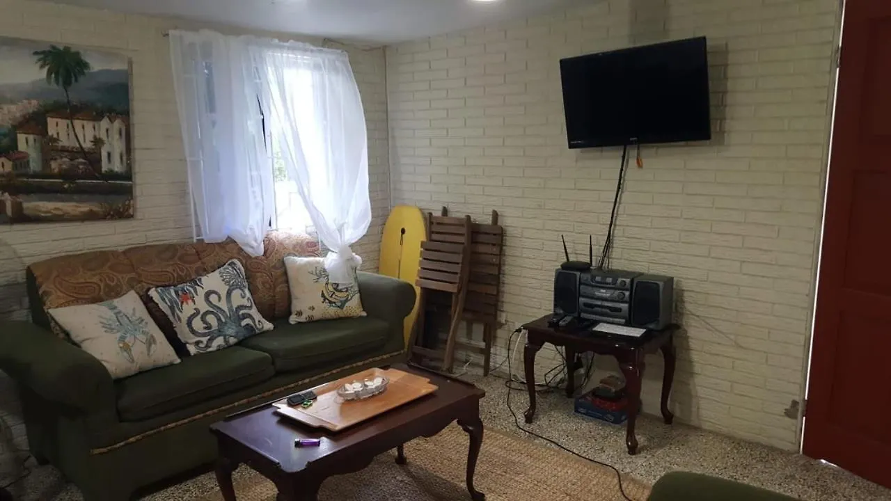 Saltaire Bungalow Rose Hall 10 Mins Hike To Beach Montego Bay Holiday home